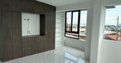 En Alquiler  Hermoso Penthouse en Lomas de Urdesa  – 3 Dormitorios