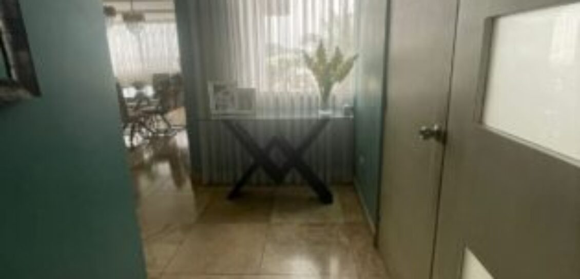 Departamento en alquiler en Lomas de Urdesa, 3 dormitorios más estudio