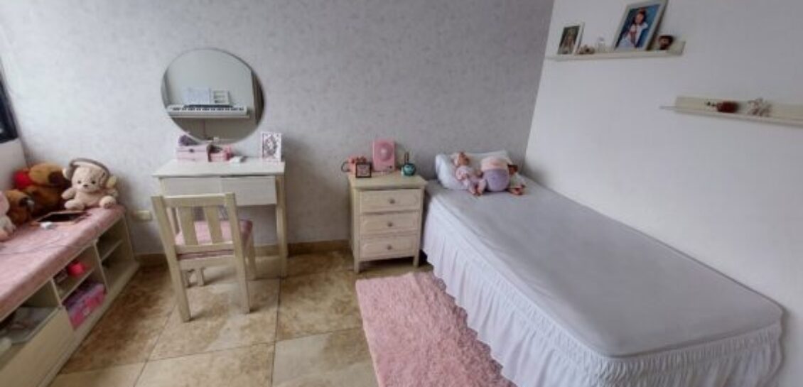 Departamento en alquiler en Lomas de Urdesa, 3 dormitorios más estudio