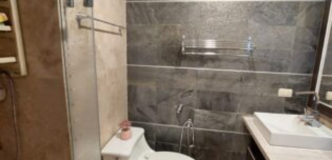 Departamento en alquiler en Lomas de Urdesa, 3 dormitorios más estudio