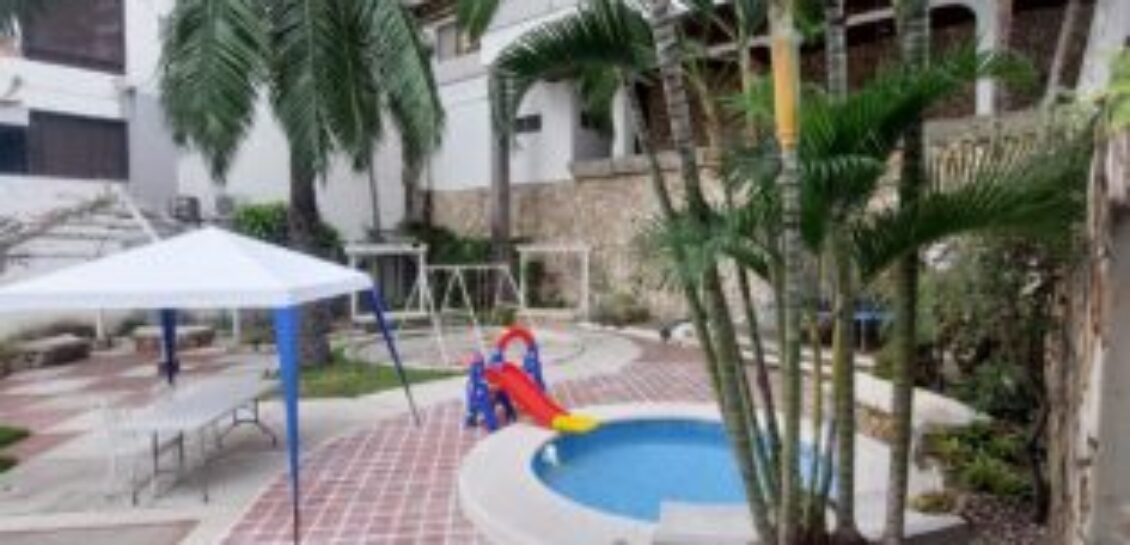 Departamento en alquiler en Lomas de Urdesa, 3 dormitorios más estudio