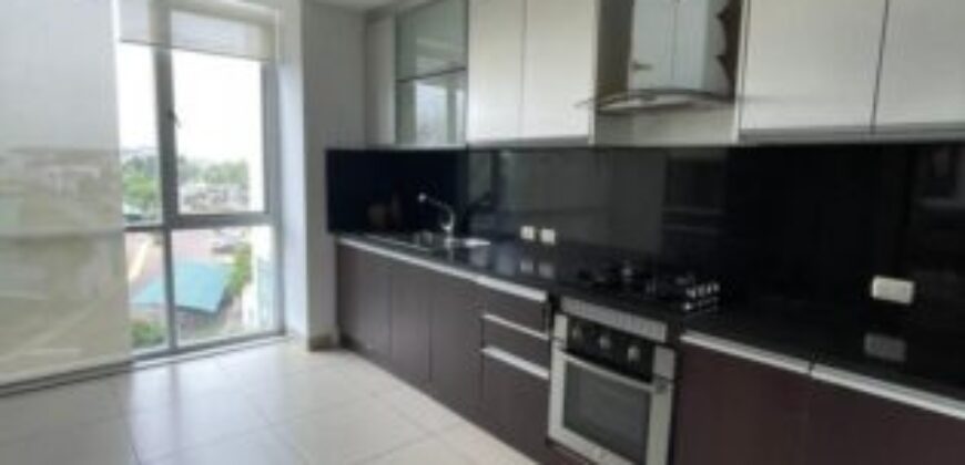 En Venta Departamento Amoblado de 2 dormitorios en Urb. River Towers, Samborondón