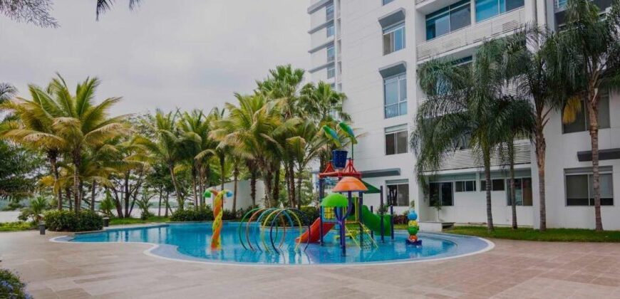 En Venta Departamento Amoblado de 2 dormitorios en Urb. River Towers, Samborondón