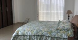 En Venta Departamento Amoblado de 2 dormitorios en Urb. River Towers, Samborondón