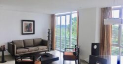 En Venta Departamento Amoblado de 2 dormitorios en Urb. River Towers, Samborondón