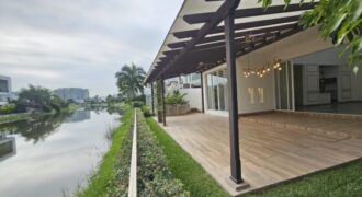 Isla Mocoli Hermosa Casa en Venta con Vista Al Lago, Una Sola Planta Isla Mocoli