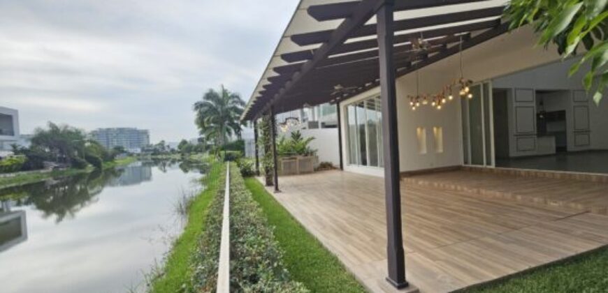 Isla Mocoli Hermosa Casa en Venta con Vista Al Lago, Una Sola Planta Isla Mocoli