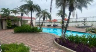 En Venta o Alquiler Amplio Departamento Remodelado en Samborondón Km 5