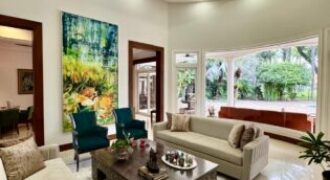 En Venta Hermosa casa con vista al parque  Km 8.5 Vía Samborondón