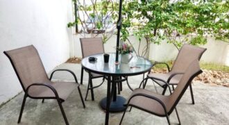 En Alquiler Departamento Amoblado, Planta Baja con Lindo Patio, Samborondón Km 3