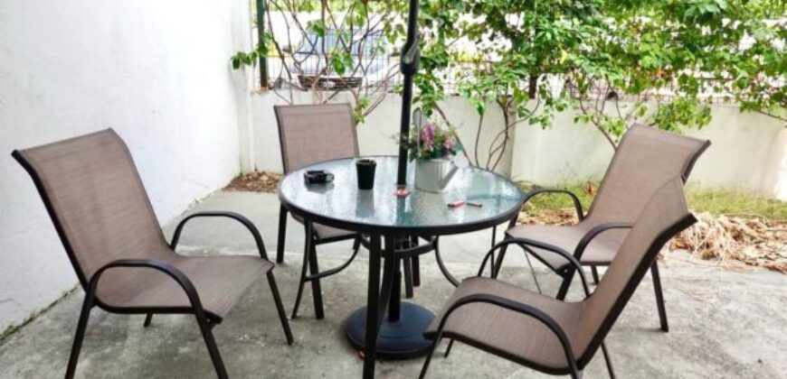 En Alquiler Departamento Amoblado, Planta Baja con Lindo Patio, Samborondón Km 3