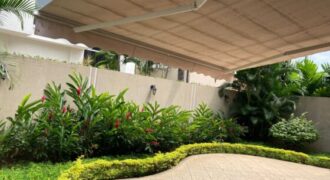 En Venta Casa de 3 Dorm. Más Estudio en Vista Sol, Samborondón Km 6