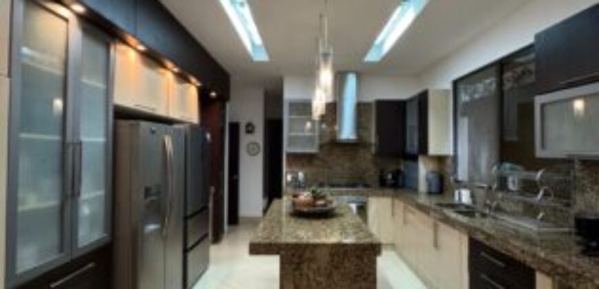 Se Vende Amoblada o Sin Amoblar, Hermosa Casa en Urb Río Grande