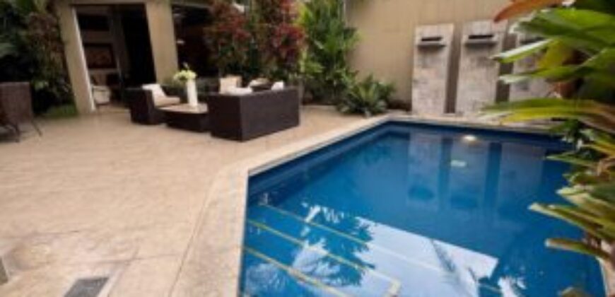 Se Vende Amoblada o Sin Amoblar, Hermosa Casa en Urb Río Grande