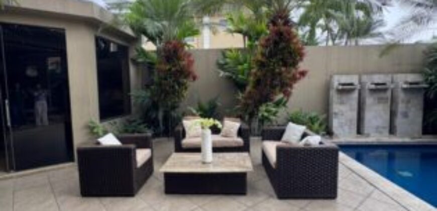 Se Vende Amoblada o Sin Amoblar, Hermosa Casa en Urb Río Grande