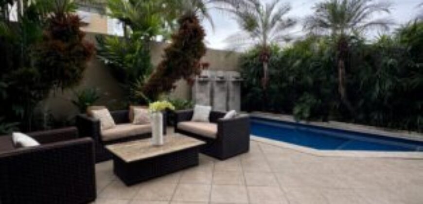 Se Vende Amoblada o Sin Amoblar, Hermosa Casa en Urb Río Grande