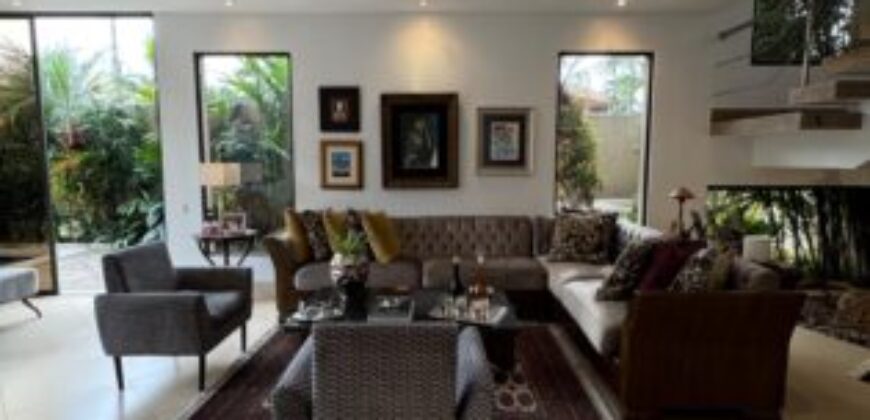 Se Vende Amoblada o Sin Amoblar, Hermosa Casa en Urb Río Grande