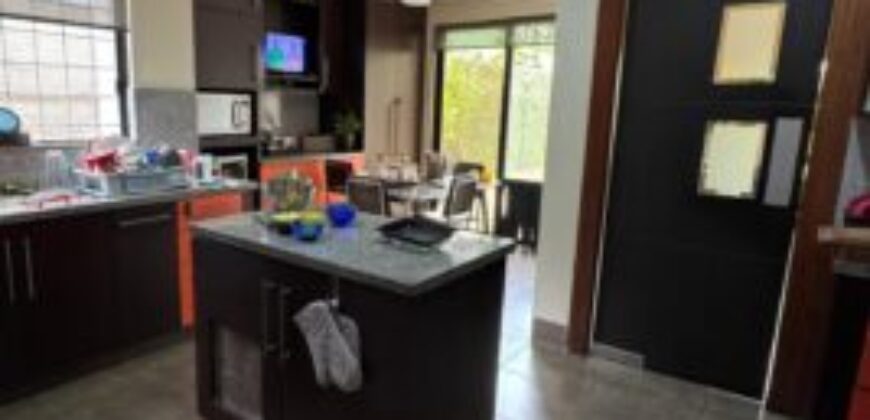 En Venta Casa de 3 Dorm. en Urb. Estancias del Río