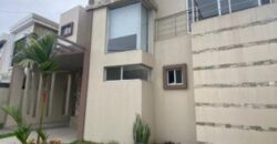 En Venta Moderna casa de 3 dormitorios + estudio, primeros kms – Via a Samborondón