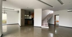 En Venta Moderna casa de 3 dormitorios + estudio, primeros kms – Via a Samborondón