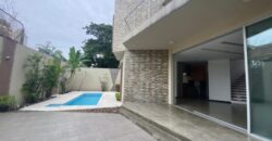 En Venta Moderna casa de 3 dormitorios + estudio, primeros kms – Via a Samborondón