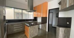 En Venta Moderna casa de 3 dormitorios + estudio, primeros kms – Via a Samborondón