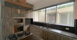 En Venta Moderna casa de 3 dormitorios + estudio, primeros kms – Via a Samborondón