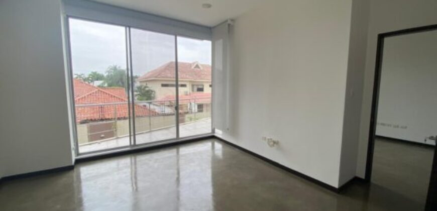 En Venta Moderna casa de 3 dormitorios + estudio, primeros kms – Via a Samborondón