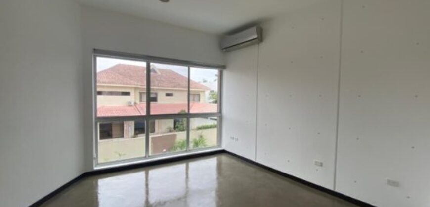 En Venta Moderna casa de 3 dormitorios + estudio, primeros kms – Via a Samborondón