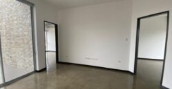 En Venta Moderna casa de 3 dormitorios + estudio, primeros kms – Via a Samborondón