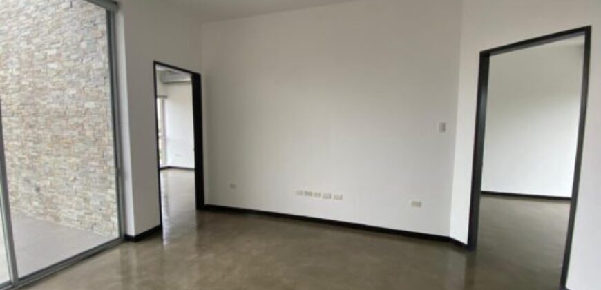 En Venta Moderna casa de 3 dormitorios + estudio, primeros kms – Via a Samborondón