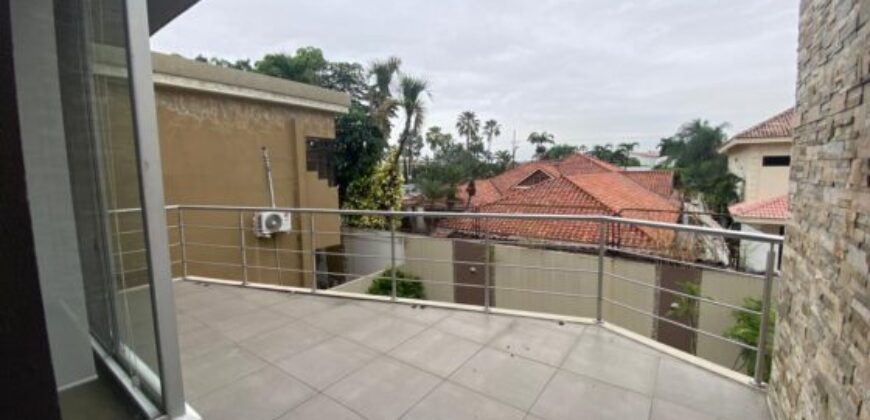 En Venta Moderna casa de 3 dormitorios + estudio, primeros kms – Via a Samborondón