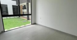 En Alquiler Departamento Planta Baja de Estreno en Samborondón Km 5