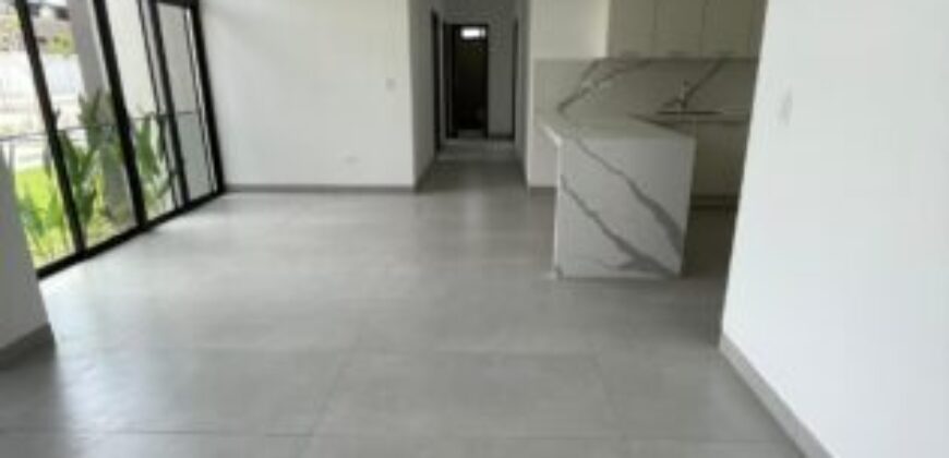 En Alquiler Departamento Planta Baja de Estreno en Samborondón Km 5