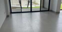 En Alquiler Departamento Planta Baja de Estreno en Samborondón Km 5