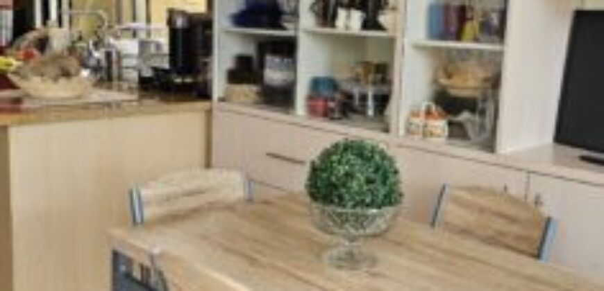 Hermosa y Acogedora Casa en Venta en Samborondón Km 3