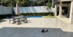 Casa Amoblada en Venta o Alquiler en Samborondón Km 4