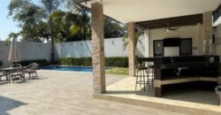 Casa Amoblada en Venta o Alquiler en Samborondón Km 4