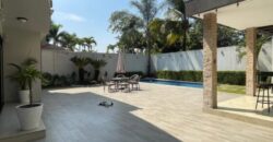 Casa Amoblada en Venta o Alquiler en Samborondón Km 4