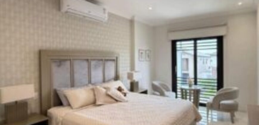 Espectacular Casa de 4 Dorm, Diseño Clásico, Isla Celeste