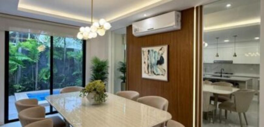 Espectacular Casa de 4 Dorm, Diseño Clásico, Isla Celeste