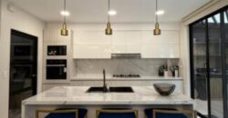 Espectacular Casa de 4 Dorm, Diseño Clásico, Isla Celeste