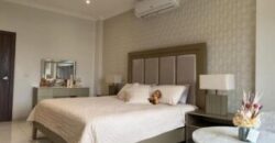 Espectacular Casa de 4 Dorm, Diseño Clásico, Isla Celeste