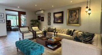 Hermosa Casa en Venta de 3 Dorm Más Estudio en Samborondón Km 3.5