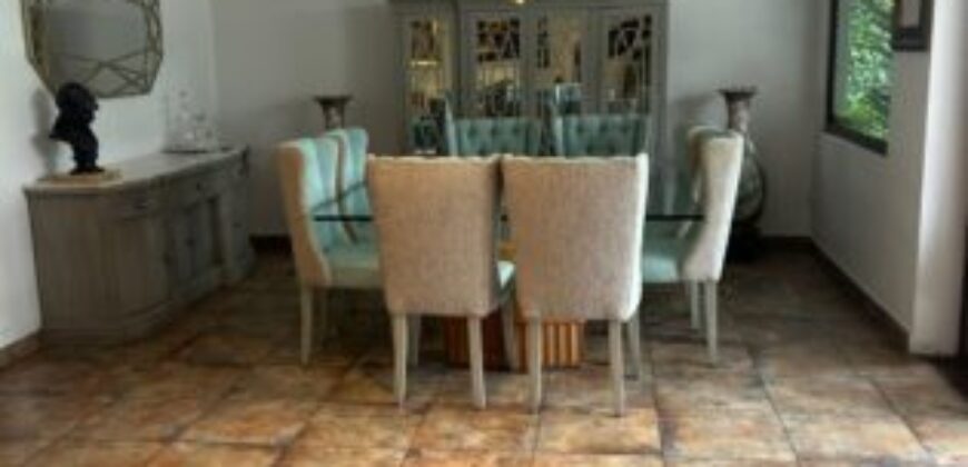 Hermosa Casa en Venta de 3 Dorm Más Estudio en Samborondón Km 3.5