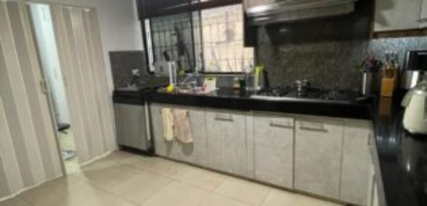 En Alquiler Departamento Planta Baja 3 Dorm, Colinas de Los Ceibos