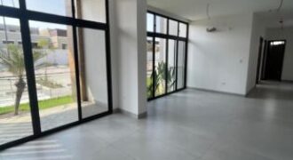 En Alquiler Departamento Planta Baja de Estreno 3 Dorm, en Samborondón Km 3