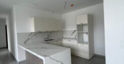 En Alquiler Departamento Planta Baja de Estreno 3 Dorm, en Samborondón Km 3