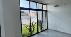 En Alquiler Departamento Planta Baja de Estreno 3 Dorm, en Samborondón Km 3