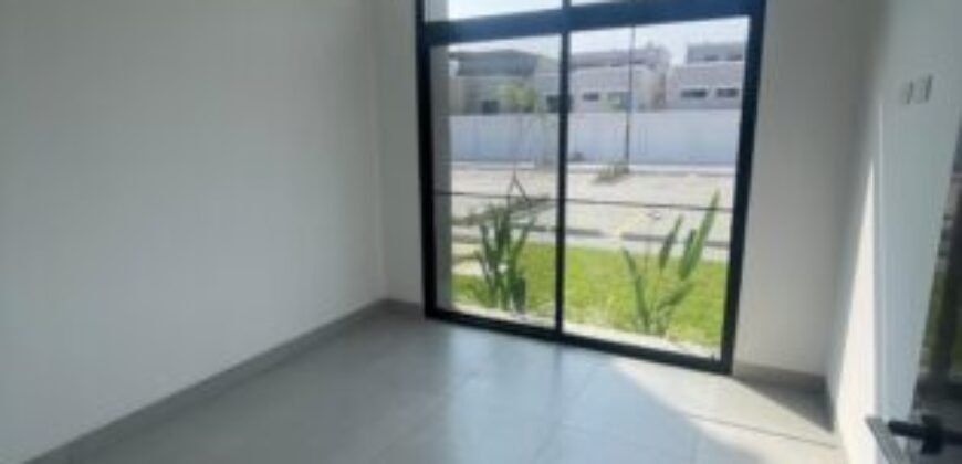 En Alquiler Departamento Planta Baja de Estreno 3 Dorm, en Samborondón Km 3